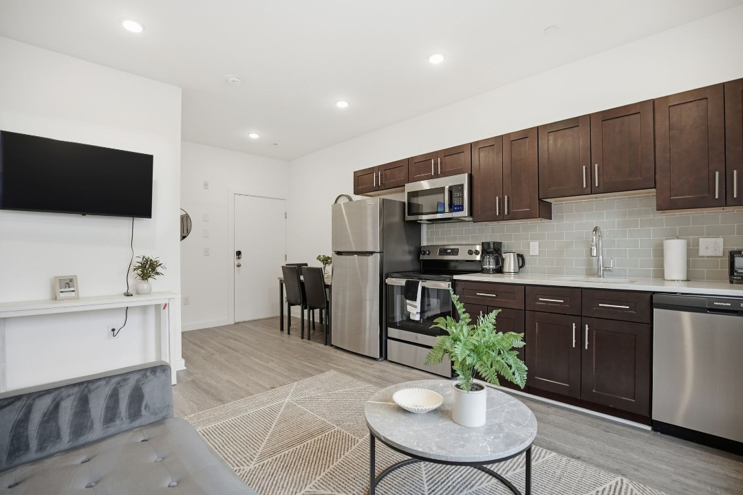 Fairmount Square 1528- 2A · Unit 1/1