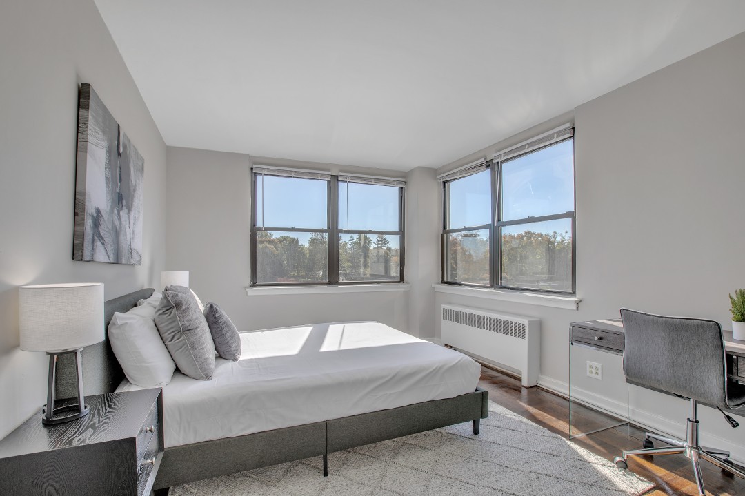 2 Bedrooms · Signature layout