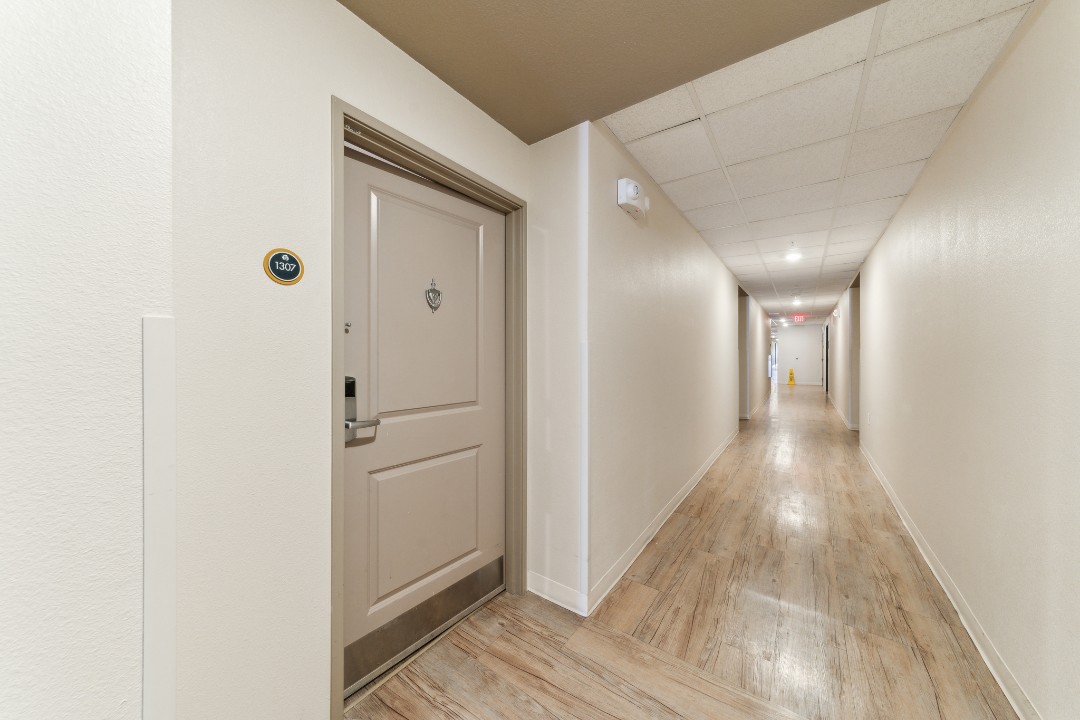 Simplicity At the Rim · Unit 1307  1/1