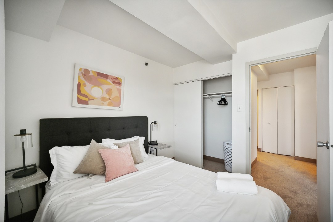 Pa Place 1802, 2br