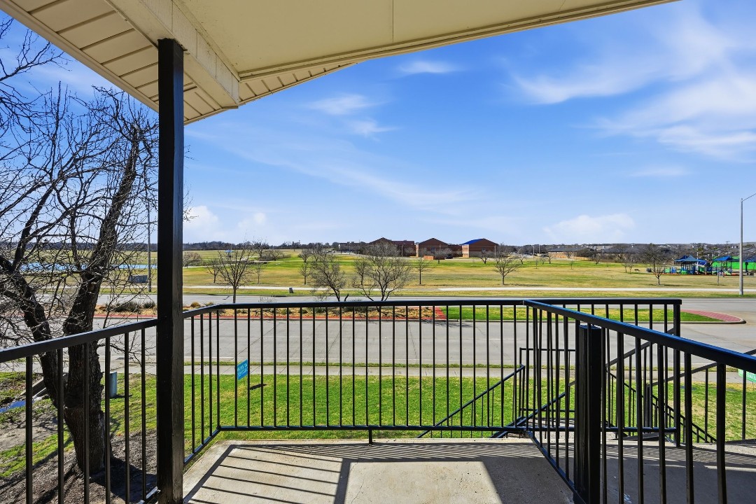 Eureka village · Unit 202 2/1