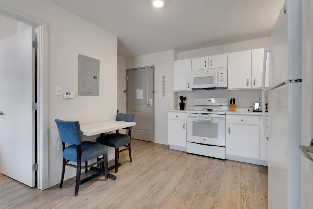 Simplicity At the Rim · Unit 1407 1/1