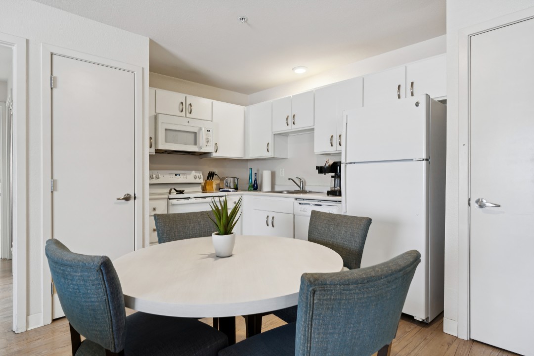 Simplicity At the Rim · Unit 1202  3/2