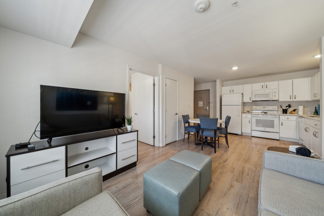 Simplicity At the Rim · Unit 1421 2/2