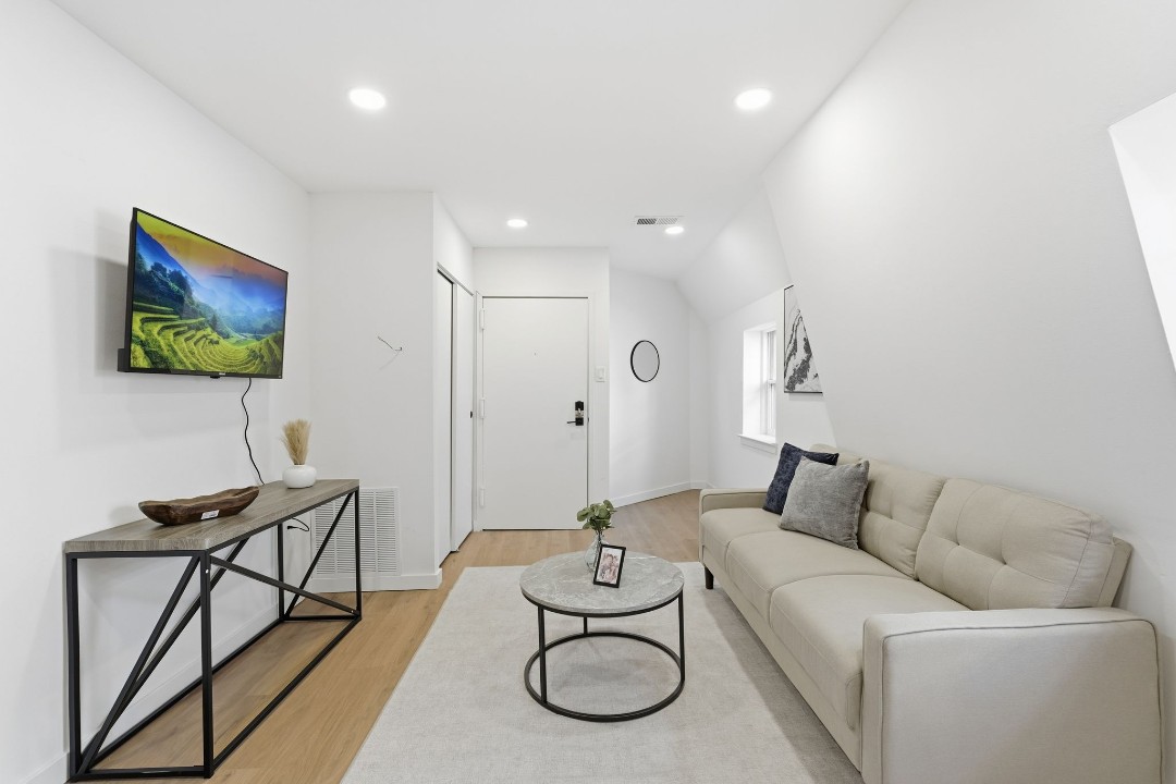Carriage House C416 · Unit 1/1