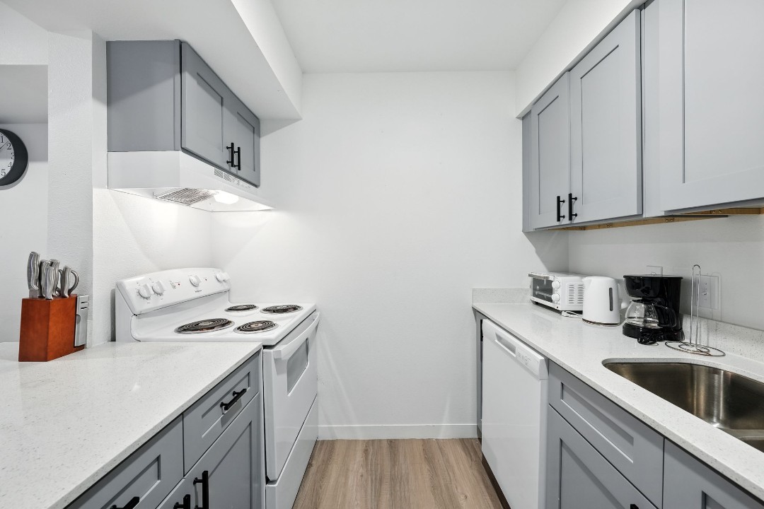 Mueller Flats · Unit 1613 1/1