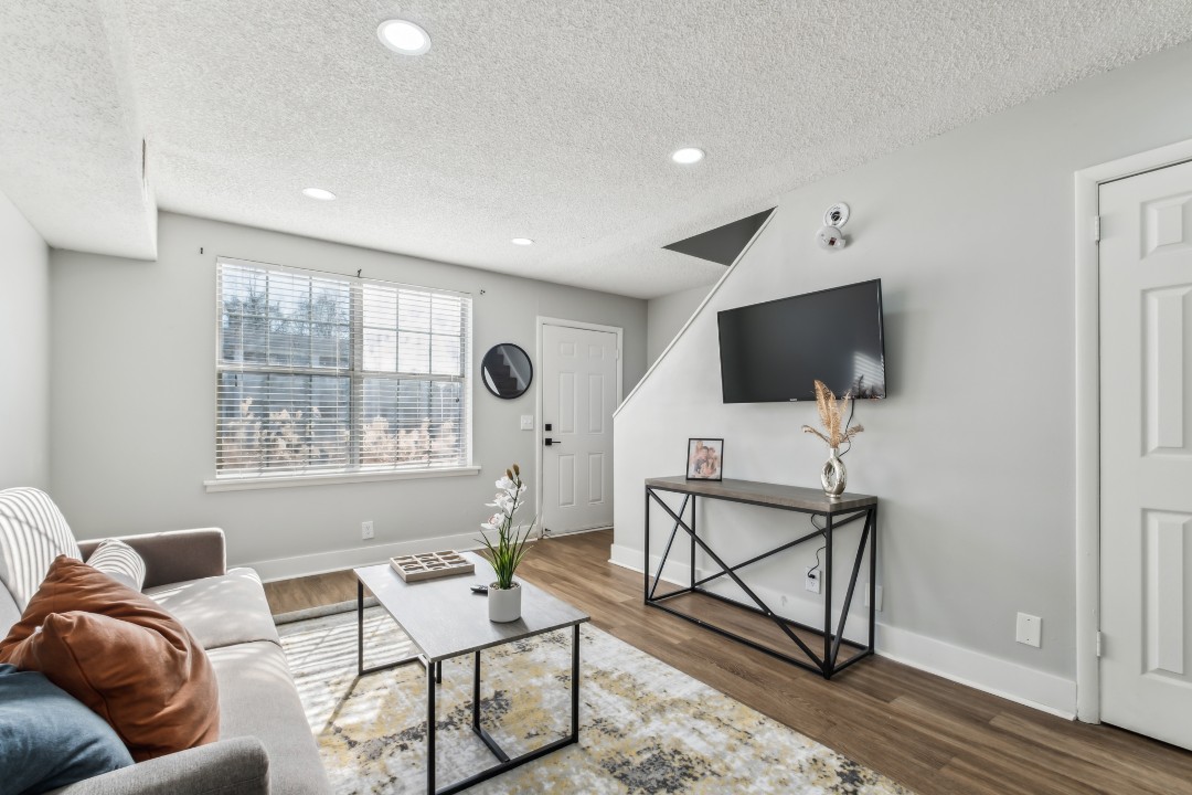 Brentwood Hills, S6 - 2/1.5