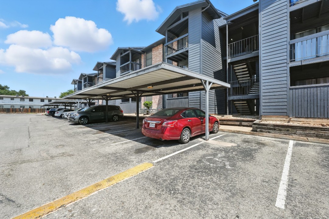 Mueller Flats · Unit 314 1/1