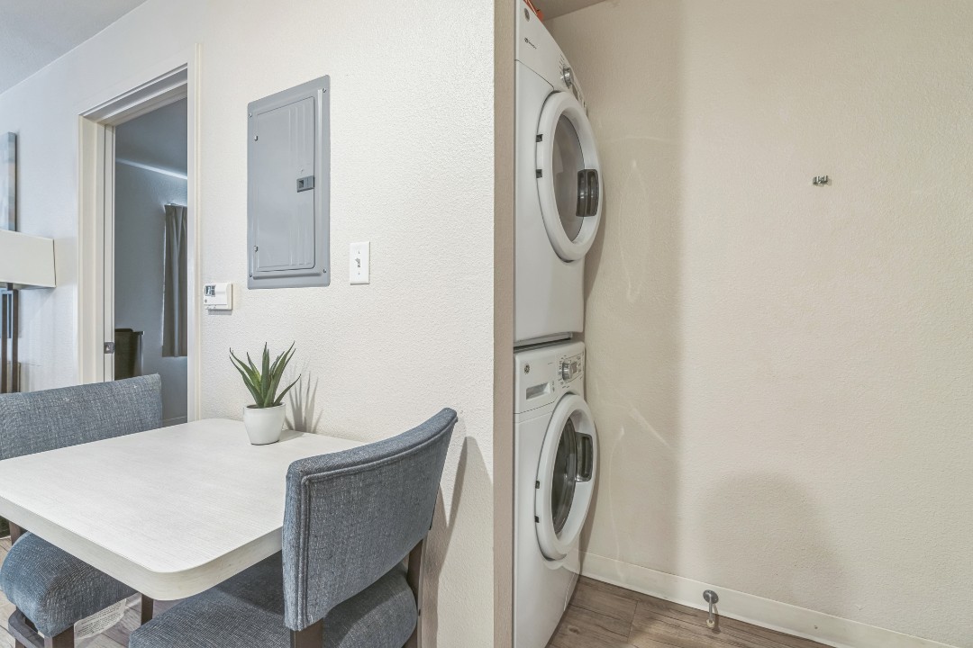 Simplicity At the Rim · Unit 1310 1/1