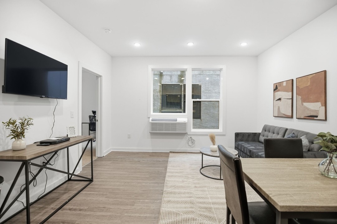 Fairmount Square 1528- 2G · Unit 1/1