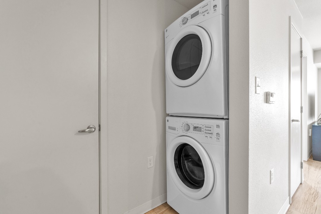 Simplicity At the Rim · Unit 1204  2/2