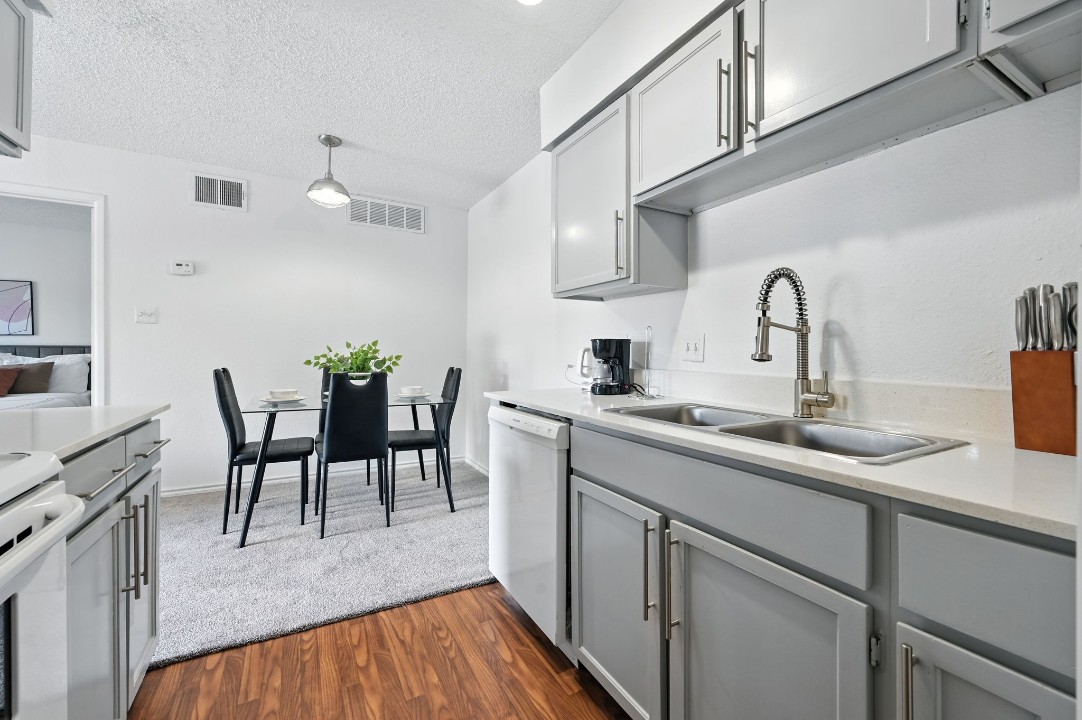 Mueller Flats · Unit 614 1/1