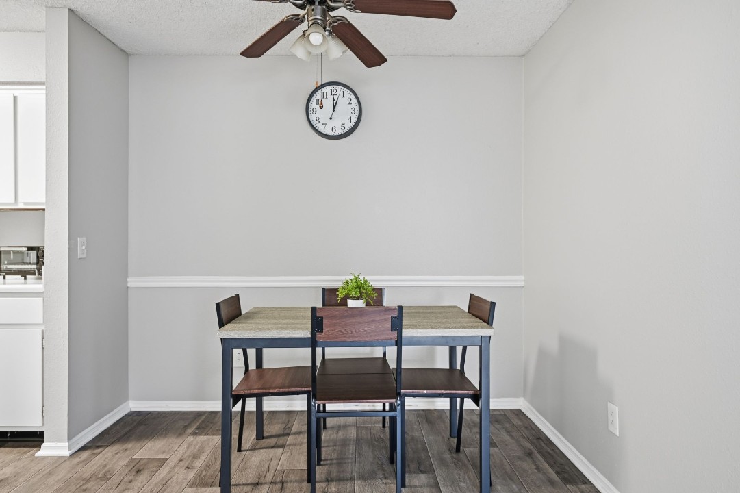 The Trails · Unit 323 2/1