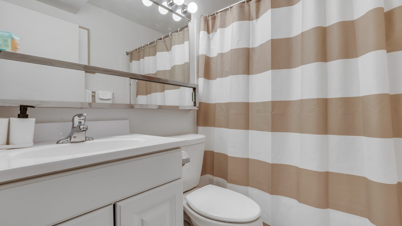 Pa Place 1606, 1br