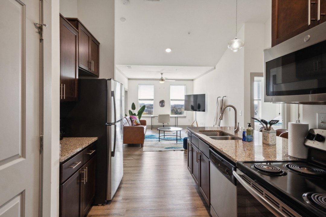 Overlook at Farragut 1306, · Unit 2/2