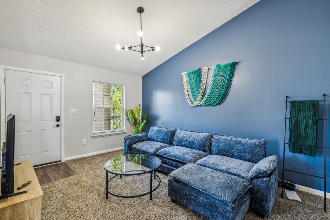 Carlson Bay, 3508-304, · Unit 2/2