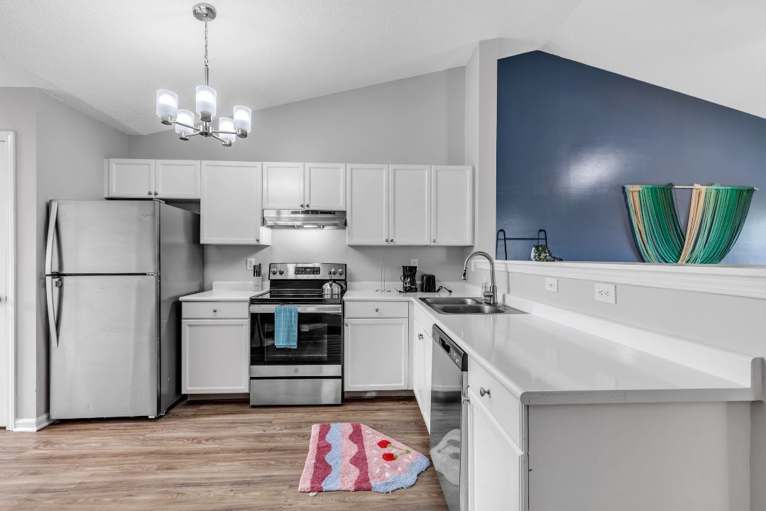 Carlson Bay, 974-301, · Unit 2/2