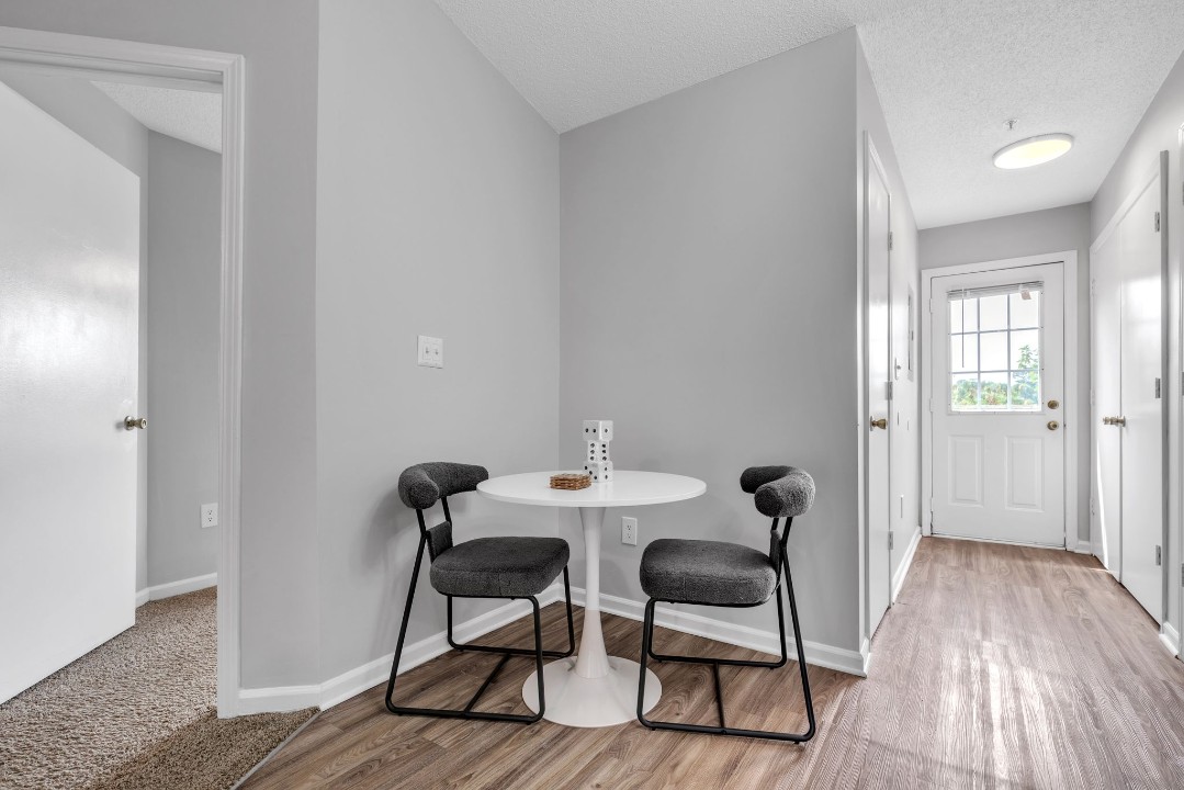 Carlson Bay, 974-301, · Unit 2/2