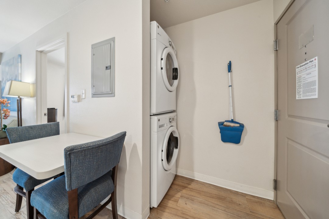 Simplicity At the Rim · Unit 1319  1/1 (Copy)