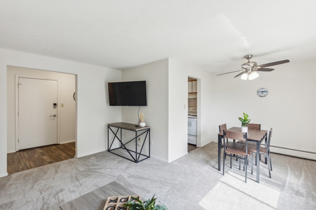 Midtown Towers 3605, · Unit 1/1