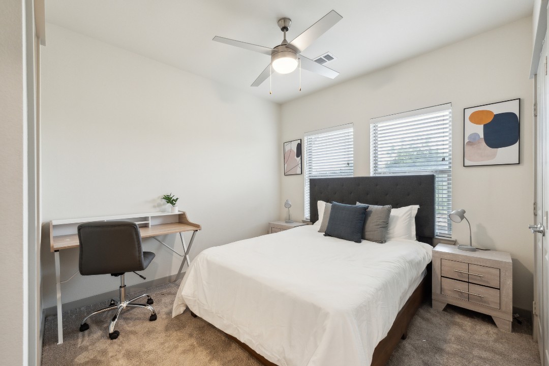 2 Bedrooms · Signature layout
