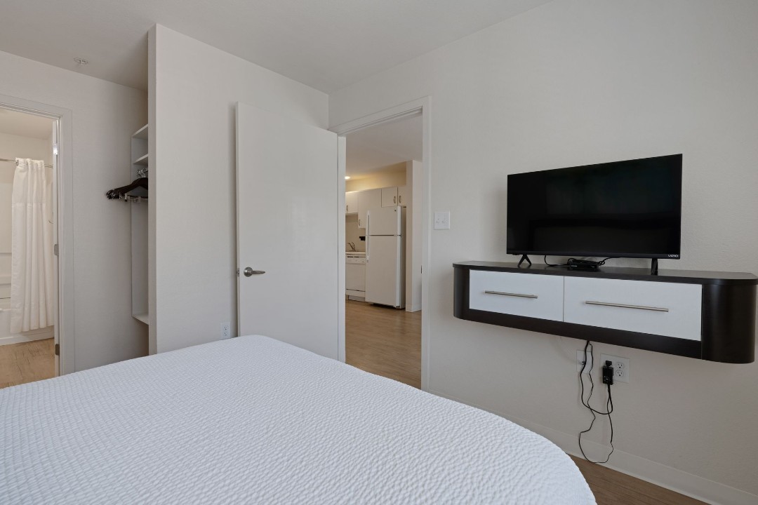 Simplicity At the Rim · Unit 1411 1/1