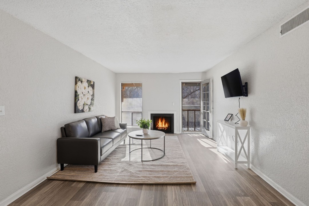 Hillcrest 8330E · Unit 2/1
