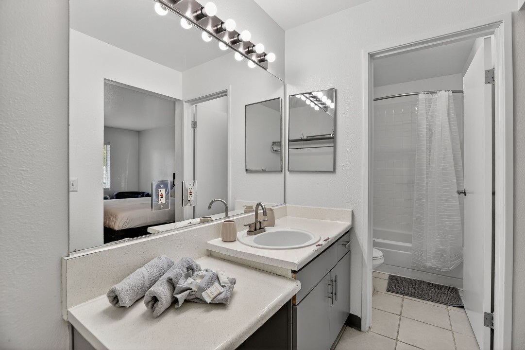 Spectra Paradise Studios · Unit 623