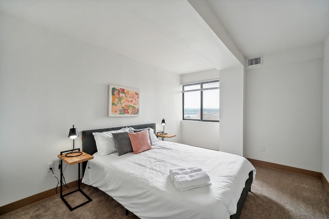 Pa Place 1306, 1br