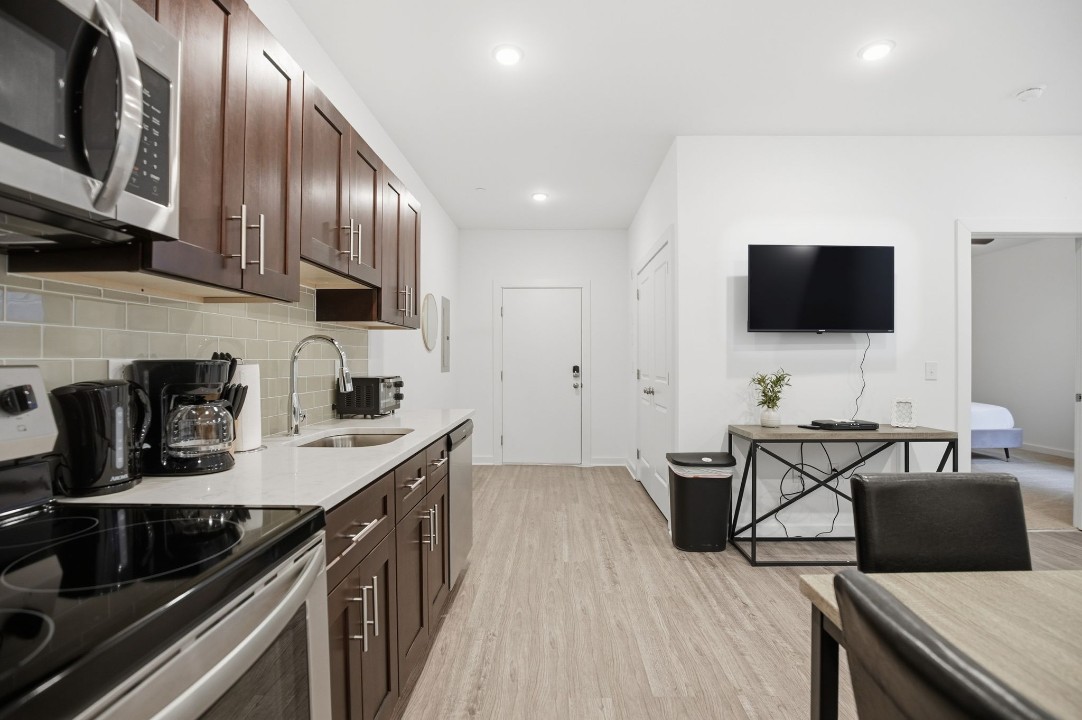 Fairmount Square 1528- 2G · Unit 1/1