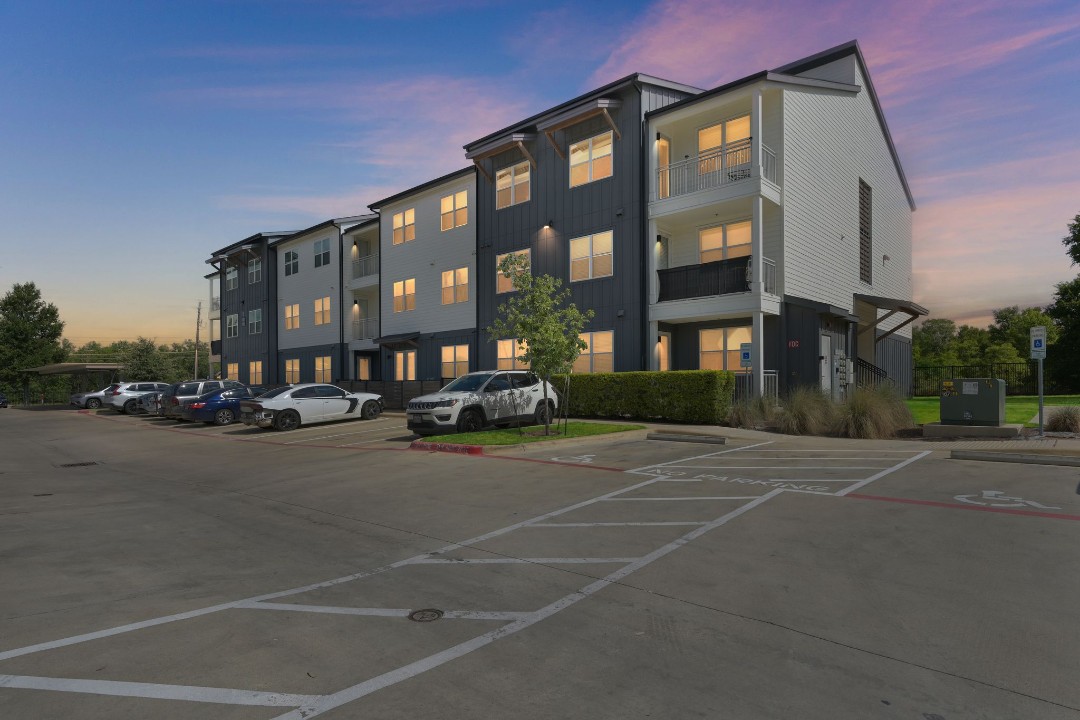 Spectra Parks · Unit 1208 2/2