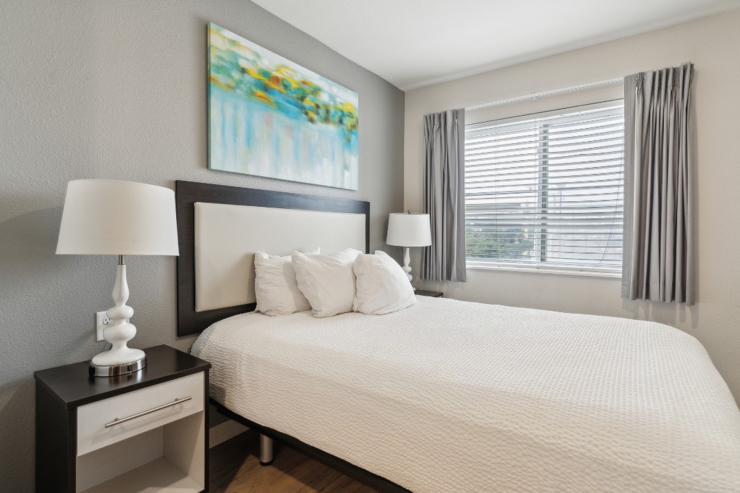 Simplicity At the Rim · Unit 1206  2/2