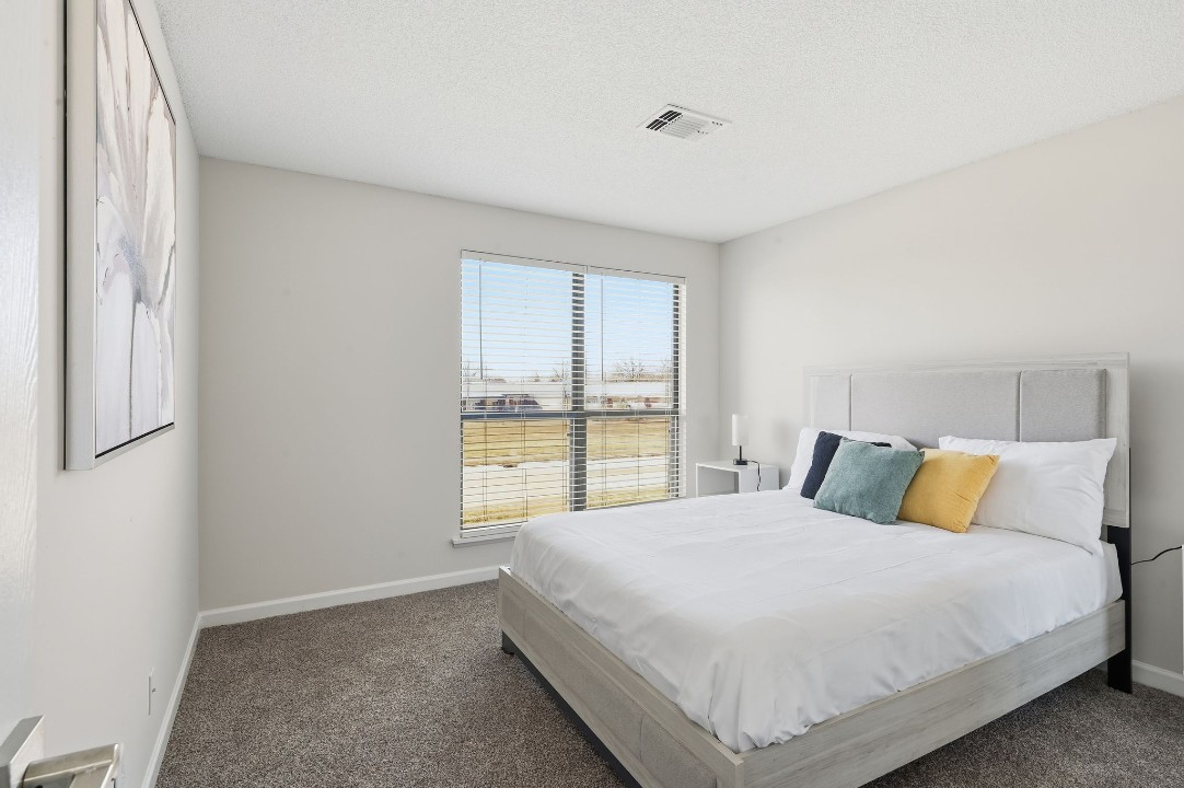 Taylor at 502 · Unit unit 8902-200 2/2