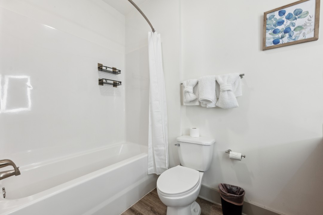 Overlook at Farragut 3005, · Unit 2/2