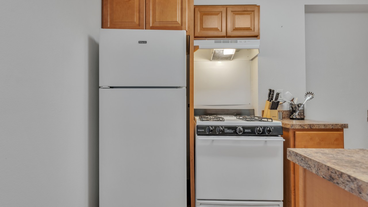Pa Place 1606, 1br