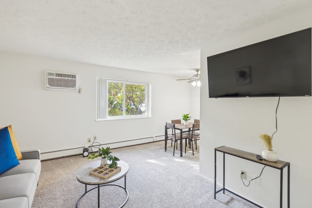 Midtown Towers 3102, · Unit 1/1