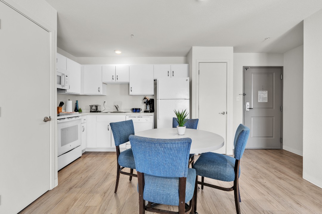 Simplicity At the Rim · Unit 1302 3/2