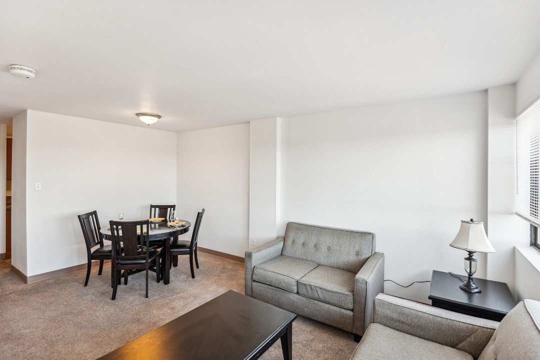 Pa Place 2401, 2br