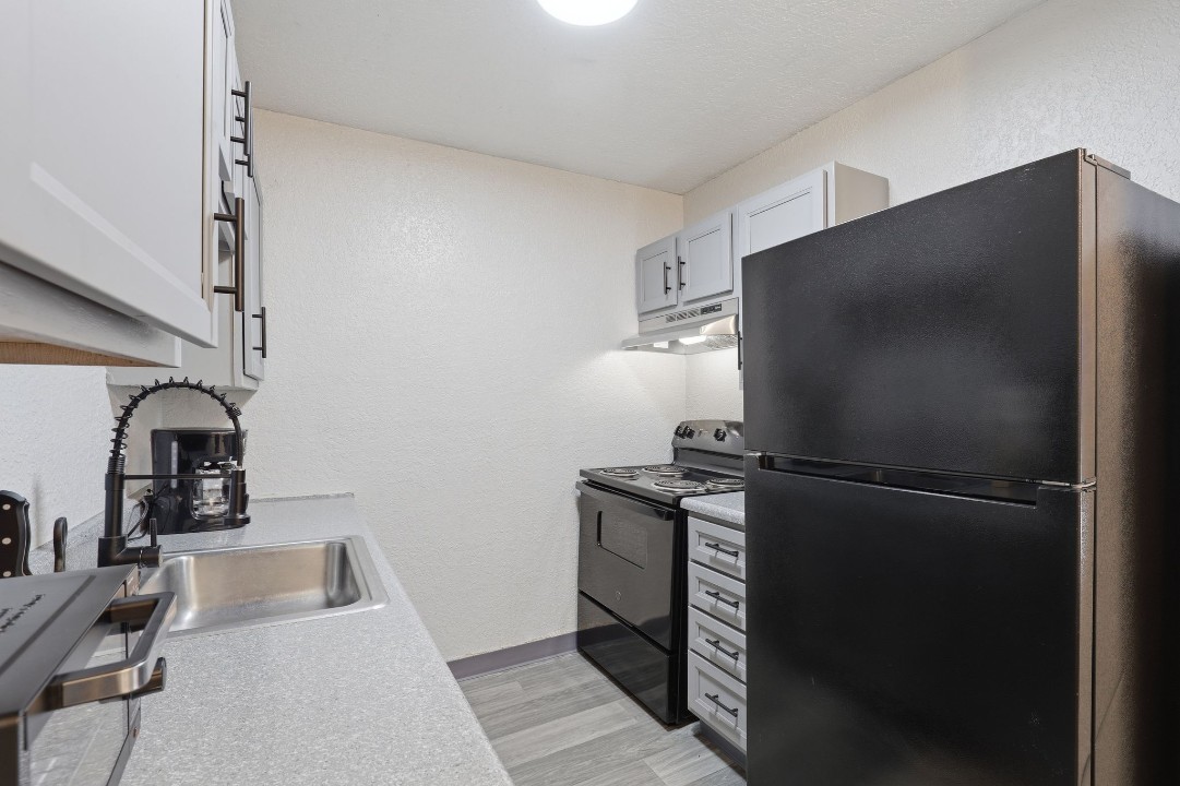 Hillcrest 8330E · Unit 2/1