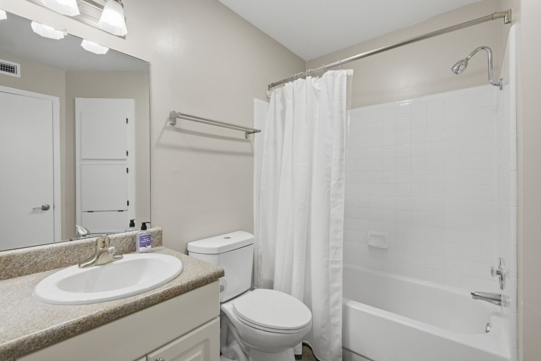 Lincoln Green · Unit 2718 1/1
