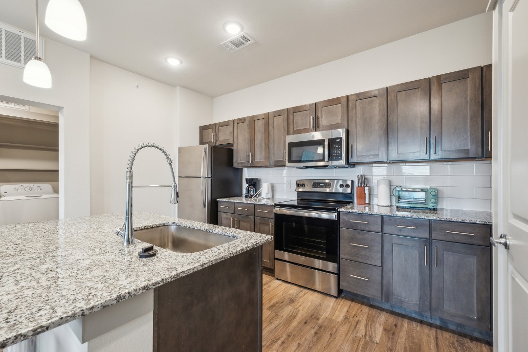 Chisholm Trace · Unit 1233 1/1