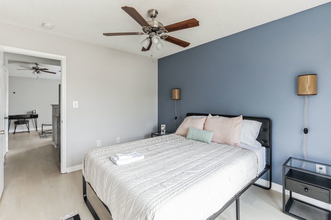 Carlson Bay, 3516-301, · Unit 1/1