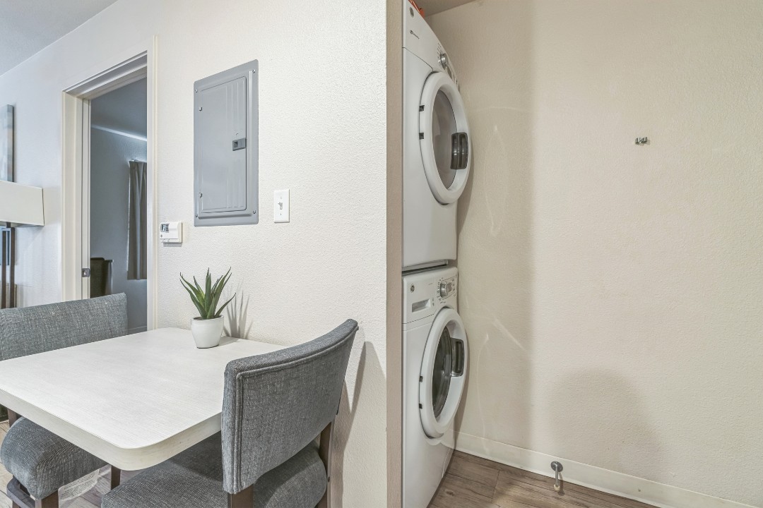 Simplicity At the Rim · Unit 1219  1/1