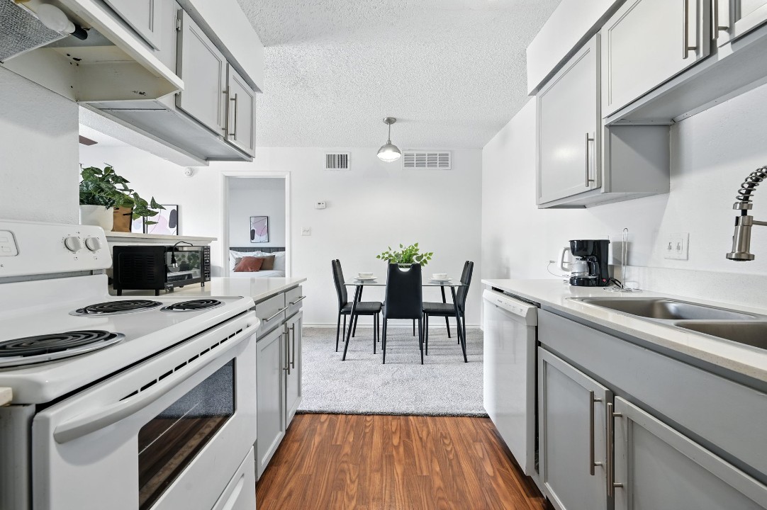 Mueller Flats · Unit 614 1/1