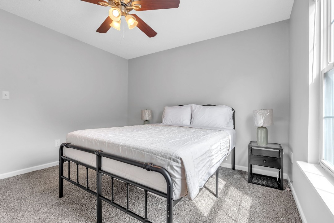 Carlson Bay, 974-301, · Unit 2/2