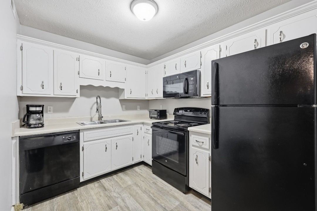 Highland Park apartments · Unit 1003 2/2