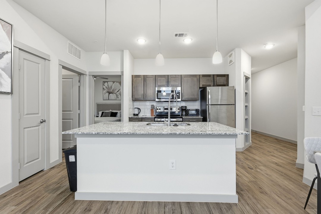 Chisholm Trace · Unit 232 2/2