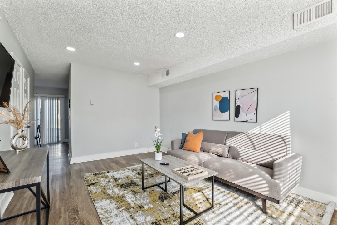 Brentwood Hills, S6 - 2/1.5