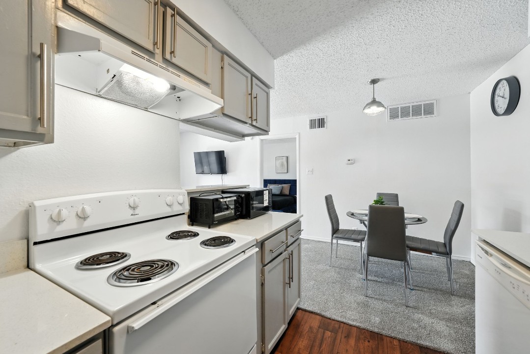 Mueller Flats · Unit 314 1/1
