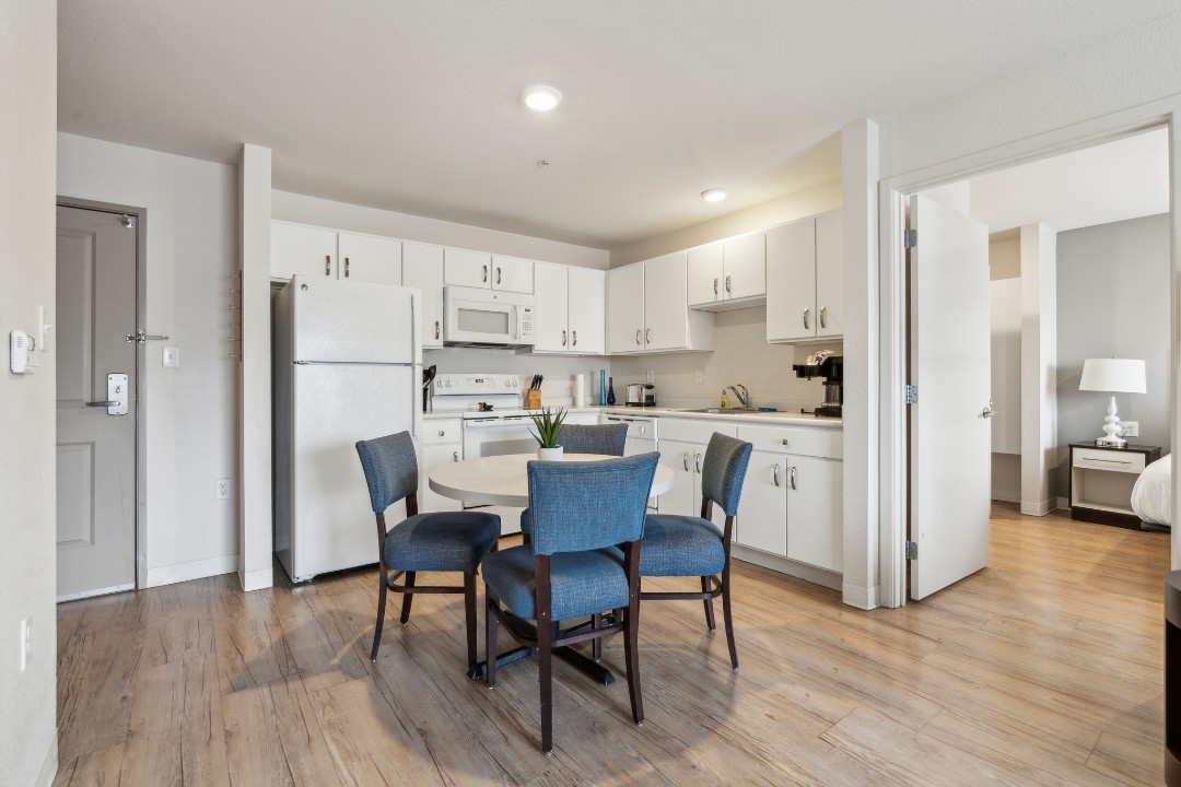 Simplicity At the Rim · Unit 1206  2/2